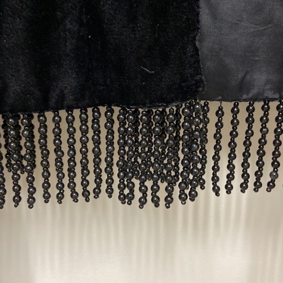 Vintage black velvet bolero jacket with fringe beads and shoulder pads - Picture 5 of 7